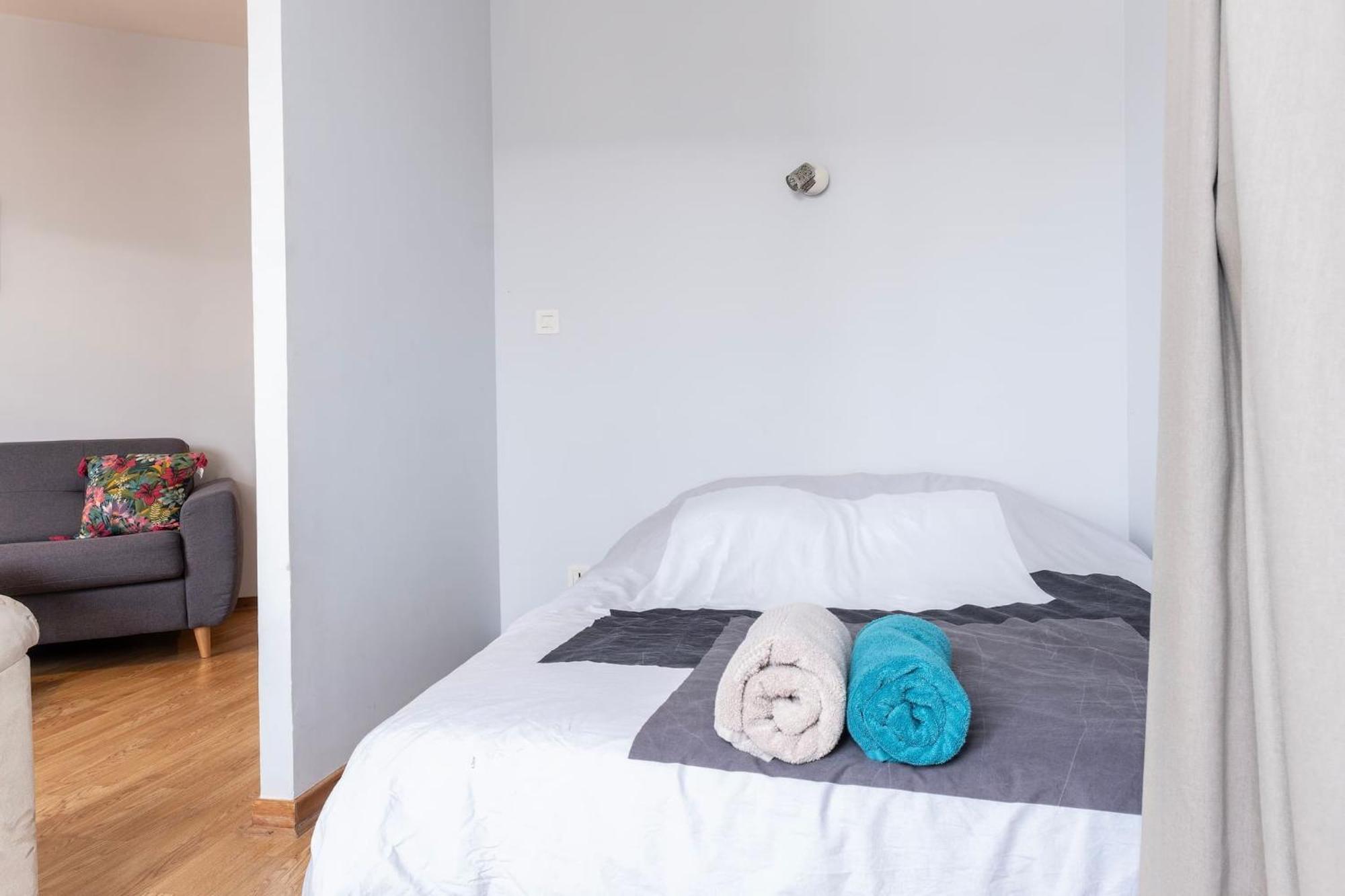 Grand Studio ✰ 35M² ✰ Centre ✰ 4Pers/2Lits ✰ Cuisine ✰ Wifi Candé エクステリア 写真