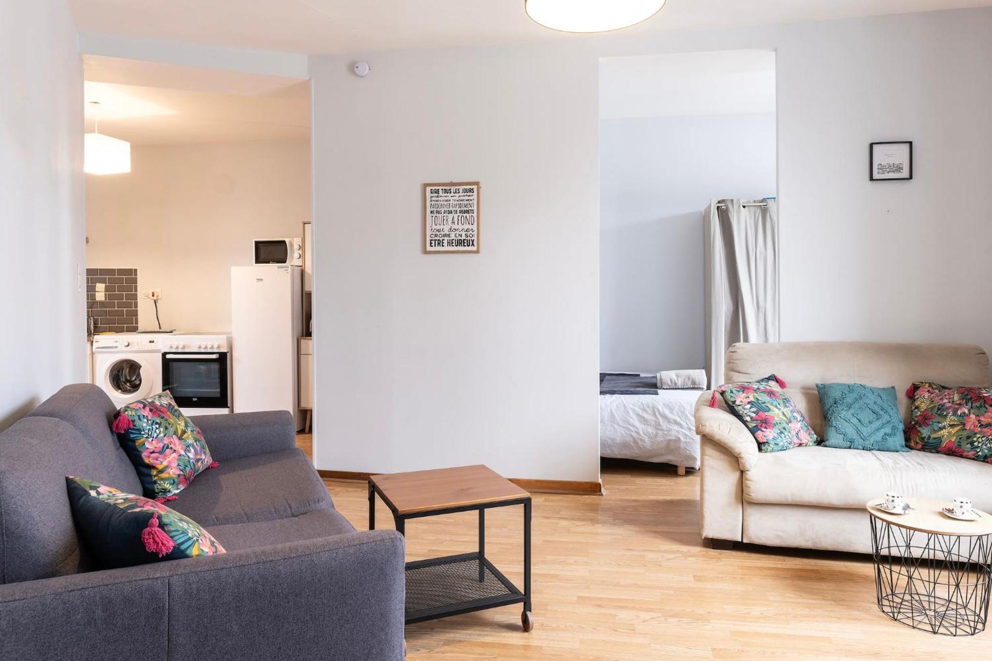 Grand Studio ✰ 35M² ✰ Centre ✰ 4Pers/2Lits ✰ Cuisine ✰ Wifi Candé エクステリア 写真